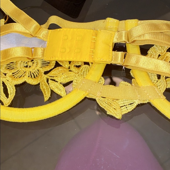 Bra & Panty Set - Picture 6 of 8